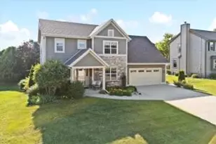 1716 Highlandview Dr, West Bend, WI 53095 - Photo 1