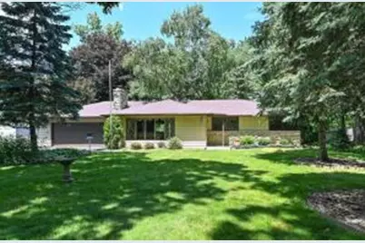 3830 W Southland Dr, Franklin, WI 53132 - Photo 1