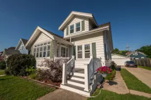 637 3rd Ave, West Bend, WI 53095 - Photo 1