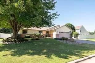 206 Peterson St, Holmen, WI 54636 - Photo 1