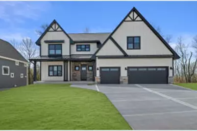 N54W19323  Broadwing Pl, Menomonee Falls, WI 53051 - Photo 1