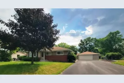 932  Robins Ln, Mukwonago, WI 53149 - Photo 1