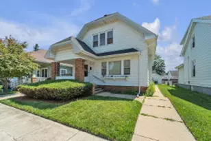 2119 St Clair St, Racine, WI 53402 - Photo 1