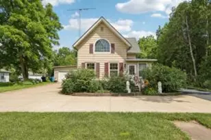 318 W Walworth St, Elkhorn, WI 53121 - Photo 1