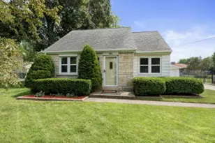 1525 E Morgan Ave, Milwaukee, WI 53207 - Photo 1