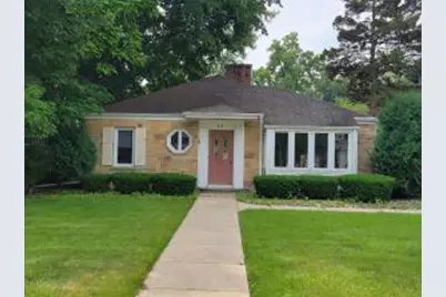 614 E Walworth Ave, Delavan, WI 53115 - Photo 1