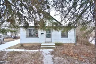 6147 W Stack Ct, Milwaukee, WI 53219 - Photo 1