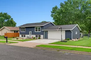 607 11th Ave, Onalaska, WI 54650 - Photo 1