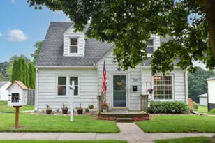 136 S Garfield Ave, Port Washington, WI 53074 - Photo 1