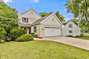 1438 Cleveland Ave, Waukesha, WI 53186 - Photo 1