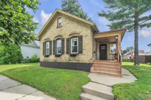 2029 N Wisconsin St, Racine, WI 53402 - Photo 1