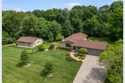 546  Sarah Ln, Cedarburg, WI 53012 - Photo 1