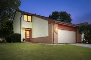 2087 E Pendragon Ct, Oak Creek, WI 53154 - Photo 1