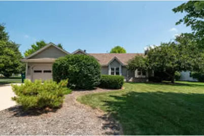 W142N10736  Wooded Hills Dr, Germantown, WI 53022 - Photo 1