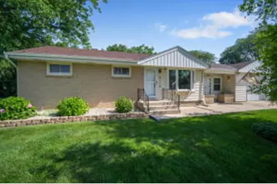 8112 W Elm Ct, Franklin, WI 53132 - Photo 1