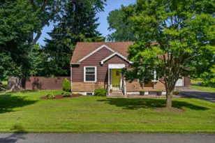 553 Court Rd, Onalaska, WI 54650 - Photo 1