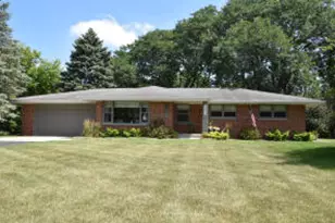 2540 Sheraton Rd, Brookfield, WI 53005 - Photo 1