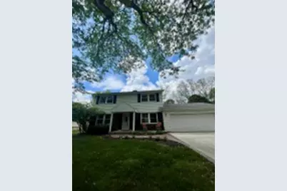 780 E Imperial Dr, Hartland, WI 53029 - Photo 1