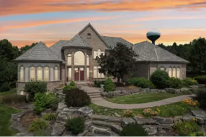 1012 N Bluespruce Cir, Hartland, WI 53029 - Photo 1