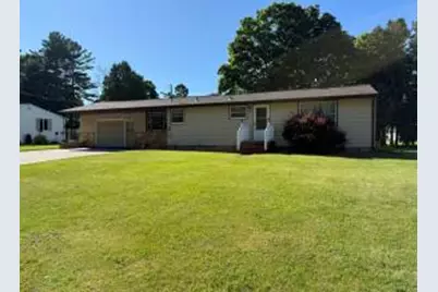 945  Steiner Dr, Mishicot, WI 54228 - Photo 1