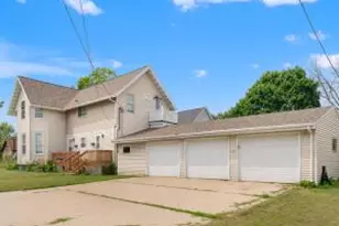 1001 N 8th St, Manitowoc, WI 54220 - Photo 1