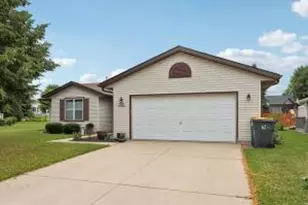 W200N16295 Pine Dr, Jackson, WI 53037 - Photo 1