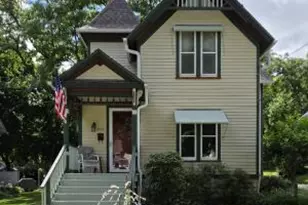 928 Oakland Ave, Waukesha, WI 53186 - Photo 1