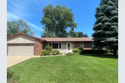 624  10th Ct, Onalaska, WI 54650 - Photo 1