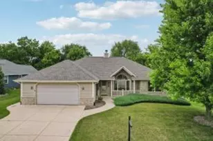 522 Thurow Dr, Oconomowoc, WI 53066 - Photo 1