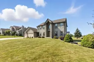 4712 W Woodward Dr, Franklin, WI 53132 - Photo 1