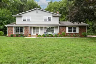 836 Hawks Hollow -, Delafield, WI 53018 - Photo 1