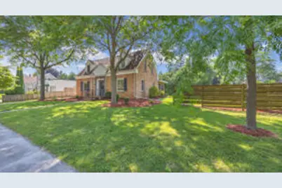 516  West Lawn Blvd, Manitowoc, WI 54220 - Photo 1