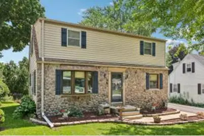 980  Adelmann Ave, Brookfield, WI 53045 - Photo 1
