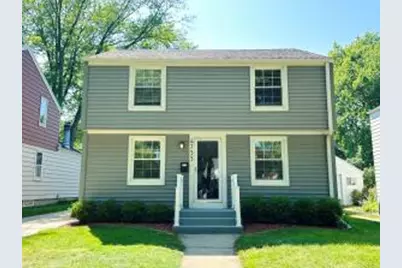 4733 N Diversey Blvd, Whitefish Bay, WI 53211 - Photo 1