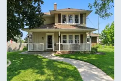 911 N 6th St, Manitowoc, WI 54220 - Photo 1