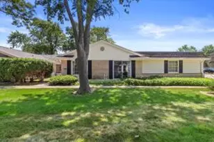 5300 Woodbridge Ln, Greenfield, WI 53221 - Photo 1