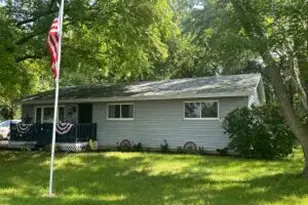 310 Southeastern Ct, Genoa City, WI 53128 - Photo 1