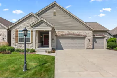 W179N11437  Blackstone Cir, Germantown, WI 53022 - Photo 1