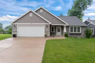1050 Mihill Ave, Fond du Lac, WI 54935 - Photo 1