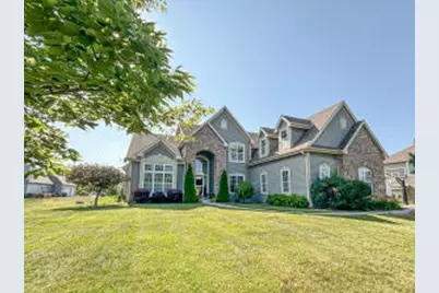 W192N5827  Spencers Pass, Menomonee Falls, WI 53051 - Photo 1