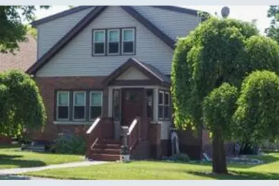 702  2nd Ave, West Bend, WI 53095 - Photo 1