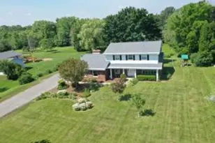 11433 N Oriole Ln, Mequon, WI 53092 - Photo 1