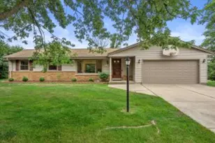 N54W14337 Vera Ln, Menomonee Falls, WI 53051 - Photo 1