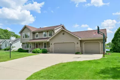 8521 W Lake Pointe Dr, Franklin, WI 53132 - Photo 1