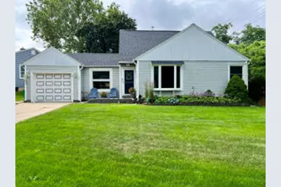 11015 W Marion St, Wauwatosa, WI 53222 - Photo 1