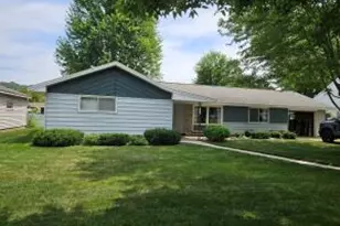 532 11th Ave, Onalaska, WI 54650 - Photo 1