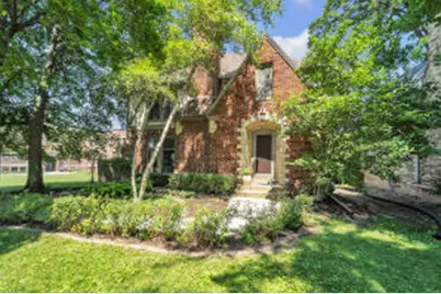 1212 E Henry Clay St, Whitefish Bay, WI 53217 - Photo 1