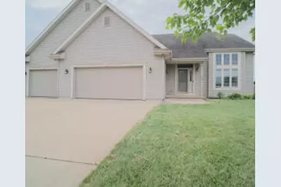1405  Stoneridge Dr, Watertown, WI 53098 - Photo 1