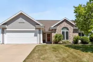 2300 E Cody Ct, Oak Creek, WI 53154 - Photo 1