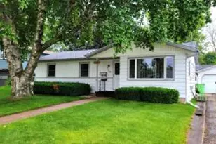 129 Wisconsin St, Beaver Dam, WI 53916 - Photo 1